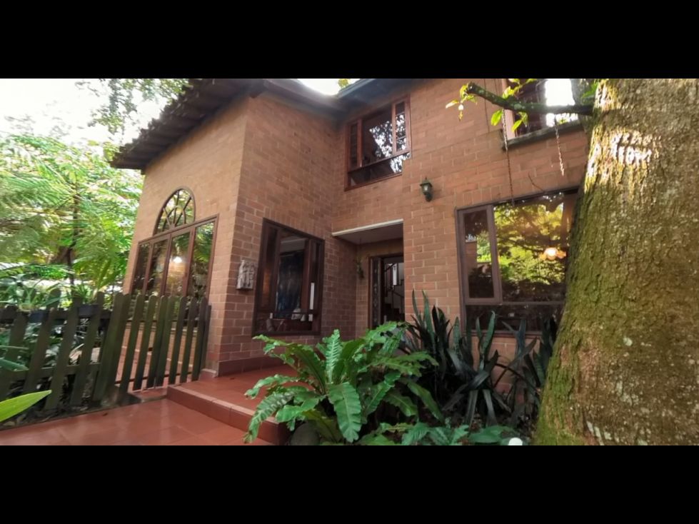 Casa en venta Antioquia Envigado El Esmeraldal 204 m2 Habitaciones 4 Baños 3 Garajes 6 Precio $1850000000