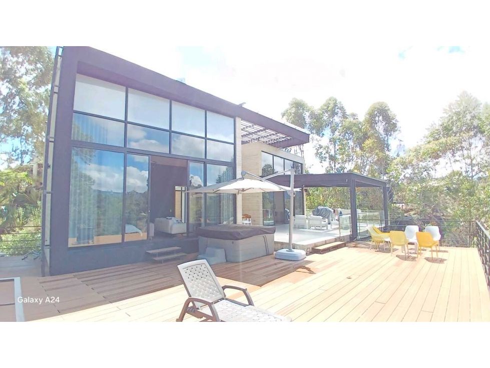 Finca en venta Antioquia Guatape Guatape 350 m2 Habitaciones 3 Baños 3 Garajes 3 Precio $3300000000