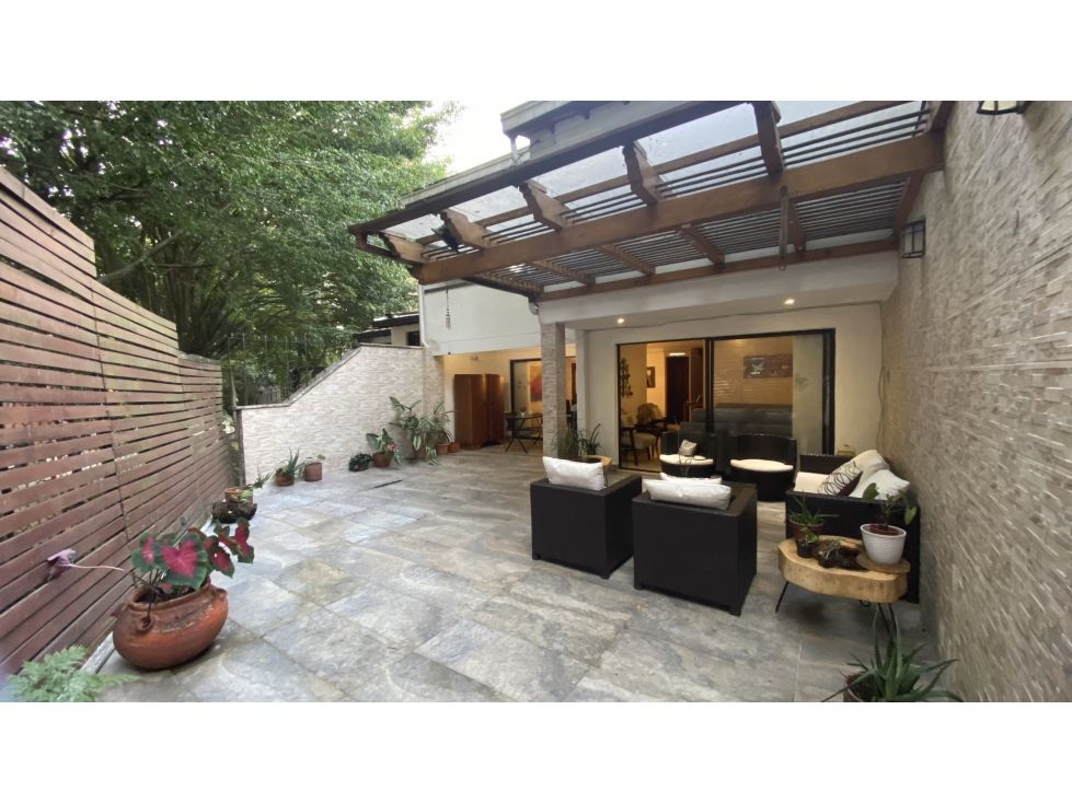 Casa en venta Antioquia Medellín Medellín 245 m2 Habitaciones 5 Baños 5 Garajes 3 Precio $1249000000