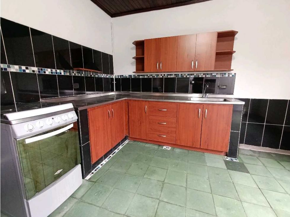Casa en arriendo Antioquia Medellín Buenos Aires 190 m2 Habitaciones 4 Baños 2 Garajes 0 Precio $2400000