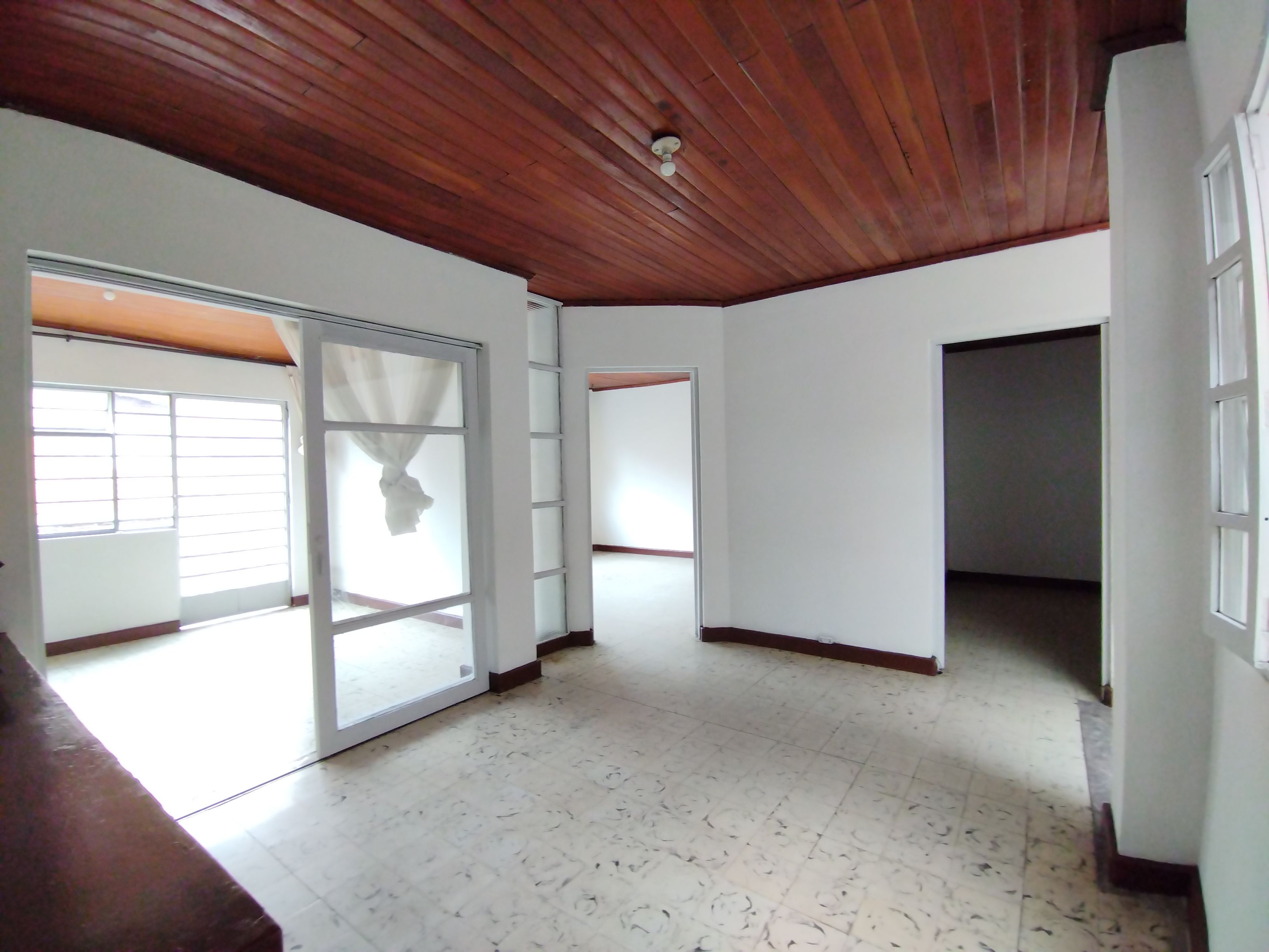 Casa en arriendo Antioquia Medellín Buenos Aires 190 m2 Habitaciones 4 Baños 2 Garajes 0 Precio $2400000