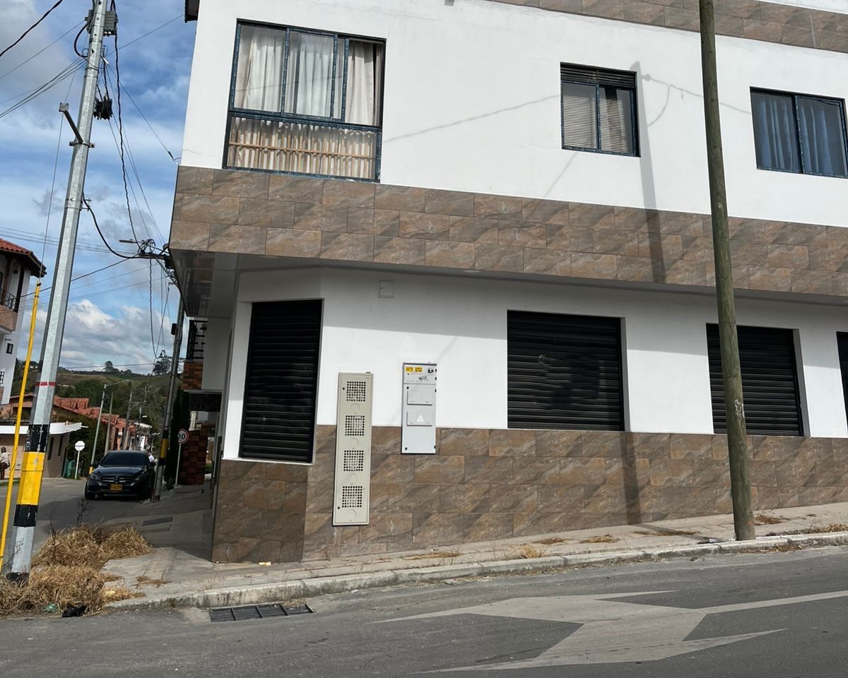 Local en arriendo Antioquia El Carmen De Viboral El Centro 80 m2 Habitaciones 0 Baños 2 Garajes 1 Precio $2500000