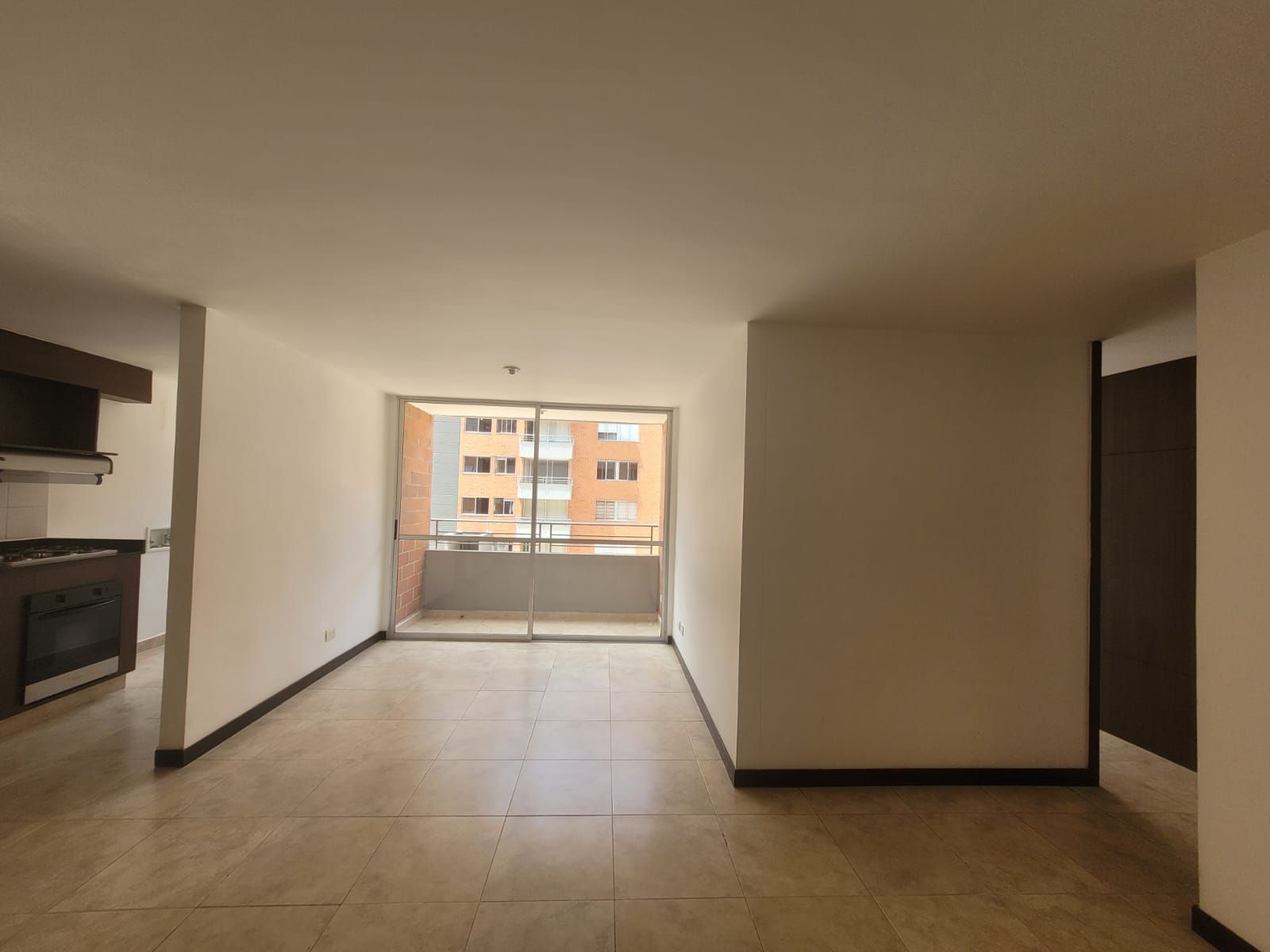 Apartamento en arriendo Antioquia Envigado Uribe Ángel 73 m2 Habitaciones 3 Baños 2 Garajes 0 Precio $3500000