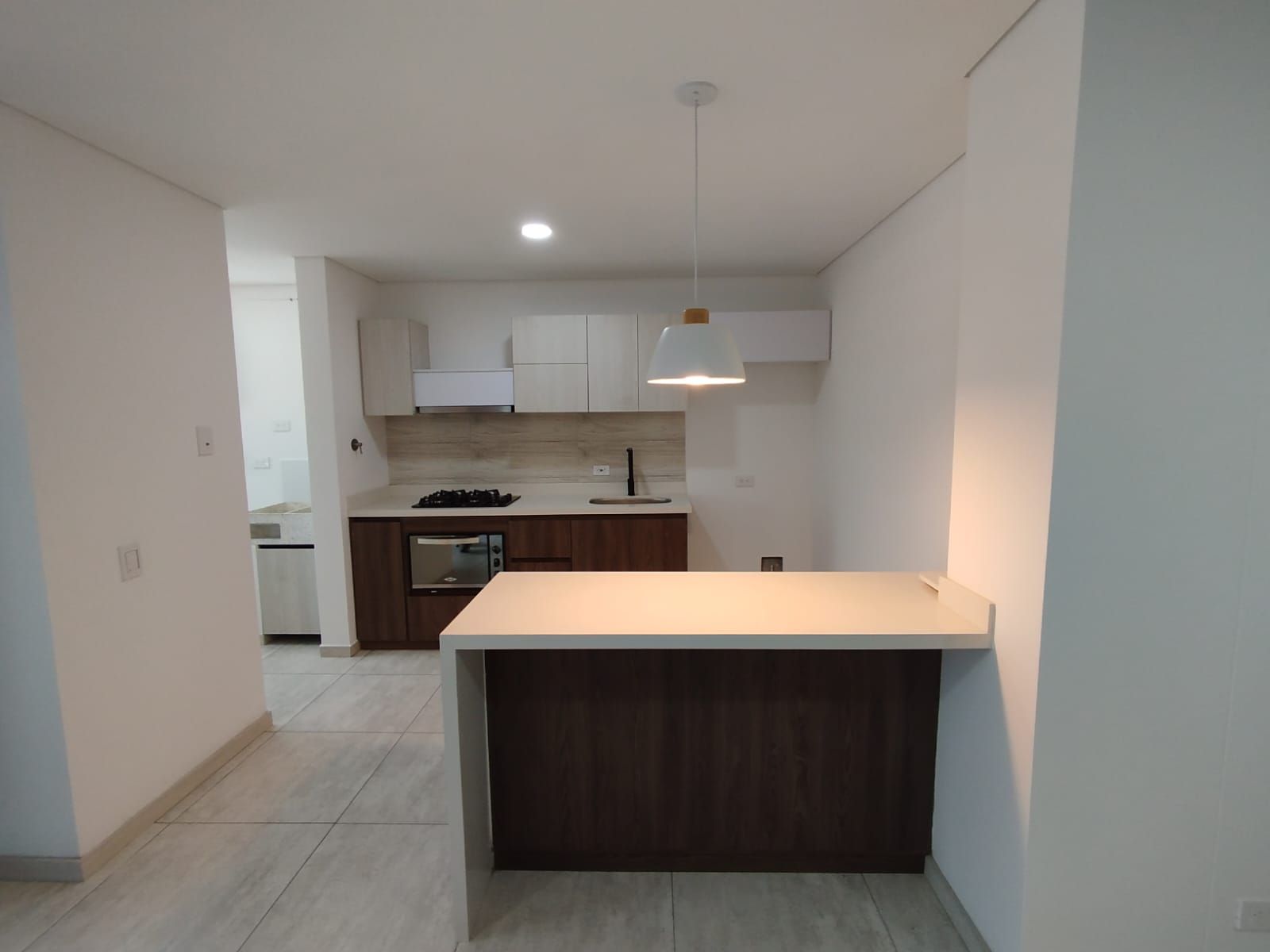 Apartaestudio en arriendo Antioquia Rionegro San Antonio 52 m2 Habitaciones 1 Baños 2 Garajes 0 Precio $1600000