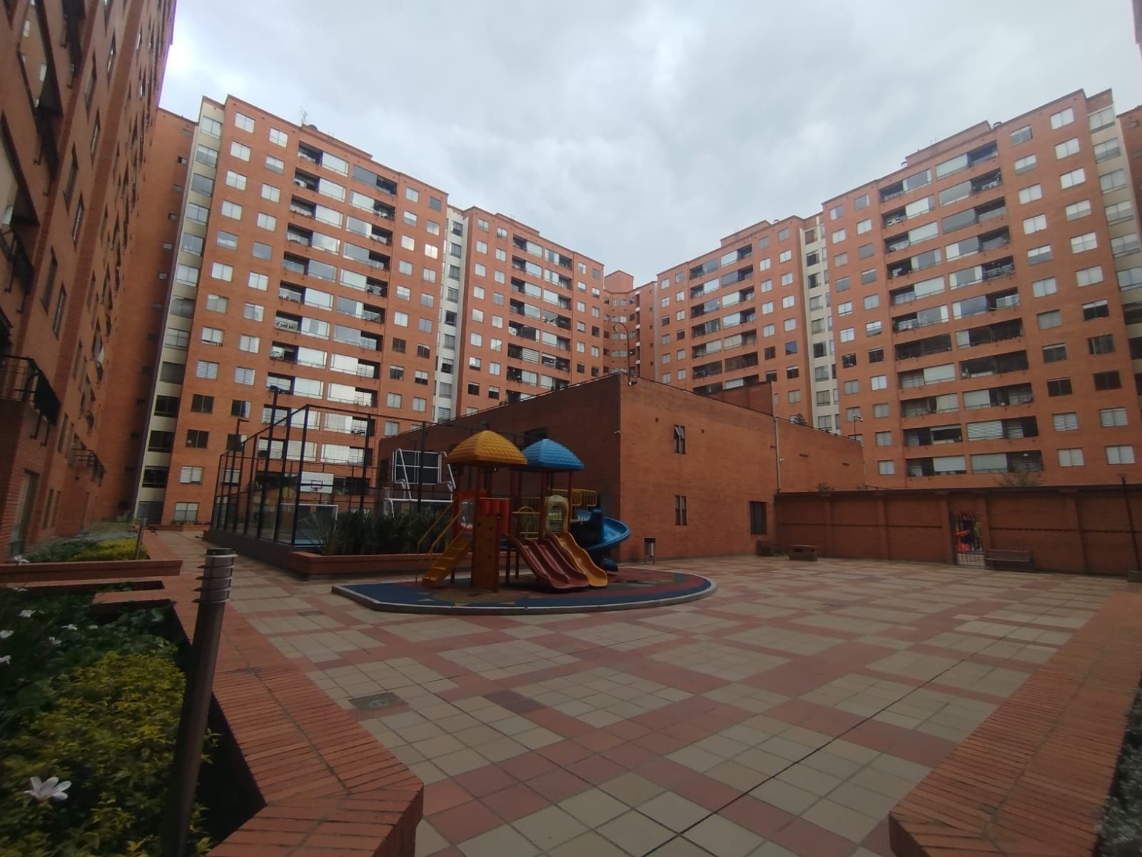 Apartamento en arriendo Cundinamarca Bogotá Ub Cordoba Niza 117 m2 Habitaciones 3 Baños 2 Garajes 2 Precio $5000000