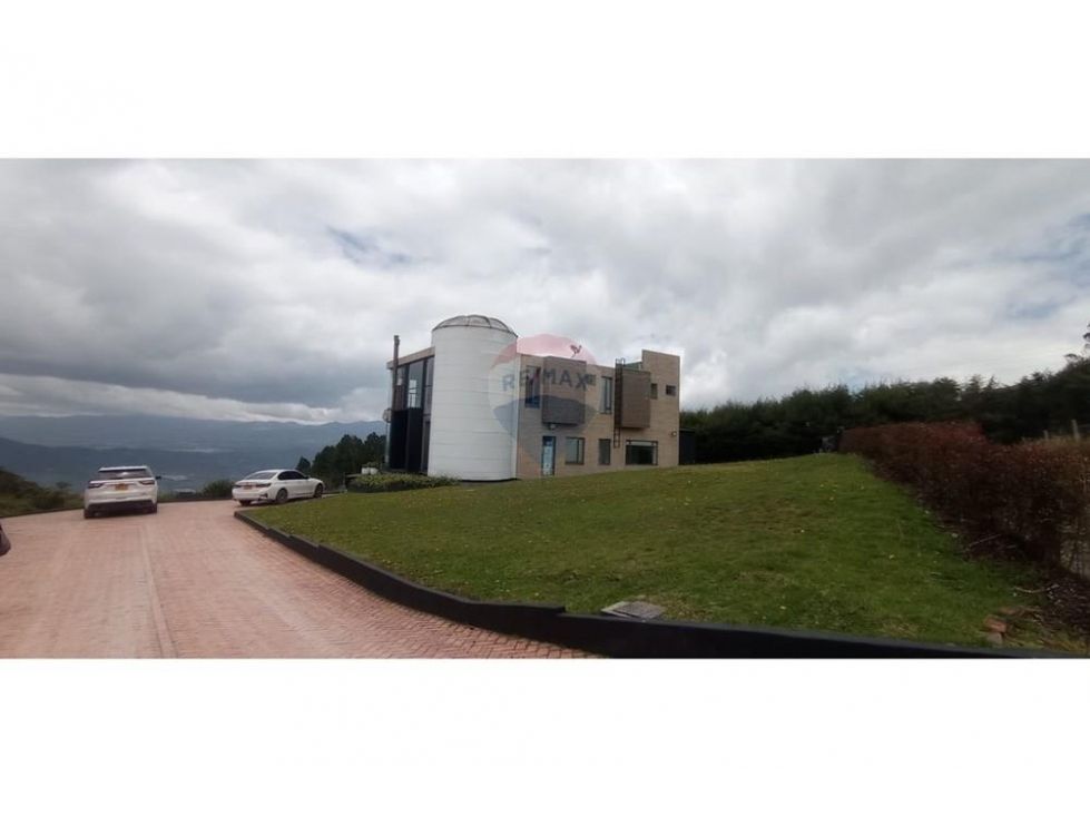 Casa en arriendo Cundinamarca Chía Chia 340 m2 Habitaciones 3 Baños 3 Garajes 5 Precio $13000000