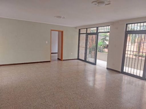 Casa en arriendo Antioquia Medellín La Castellana 198 m2 Habitaciones 4 Baños 2 Garajes 0 Precio $5500000