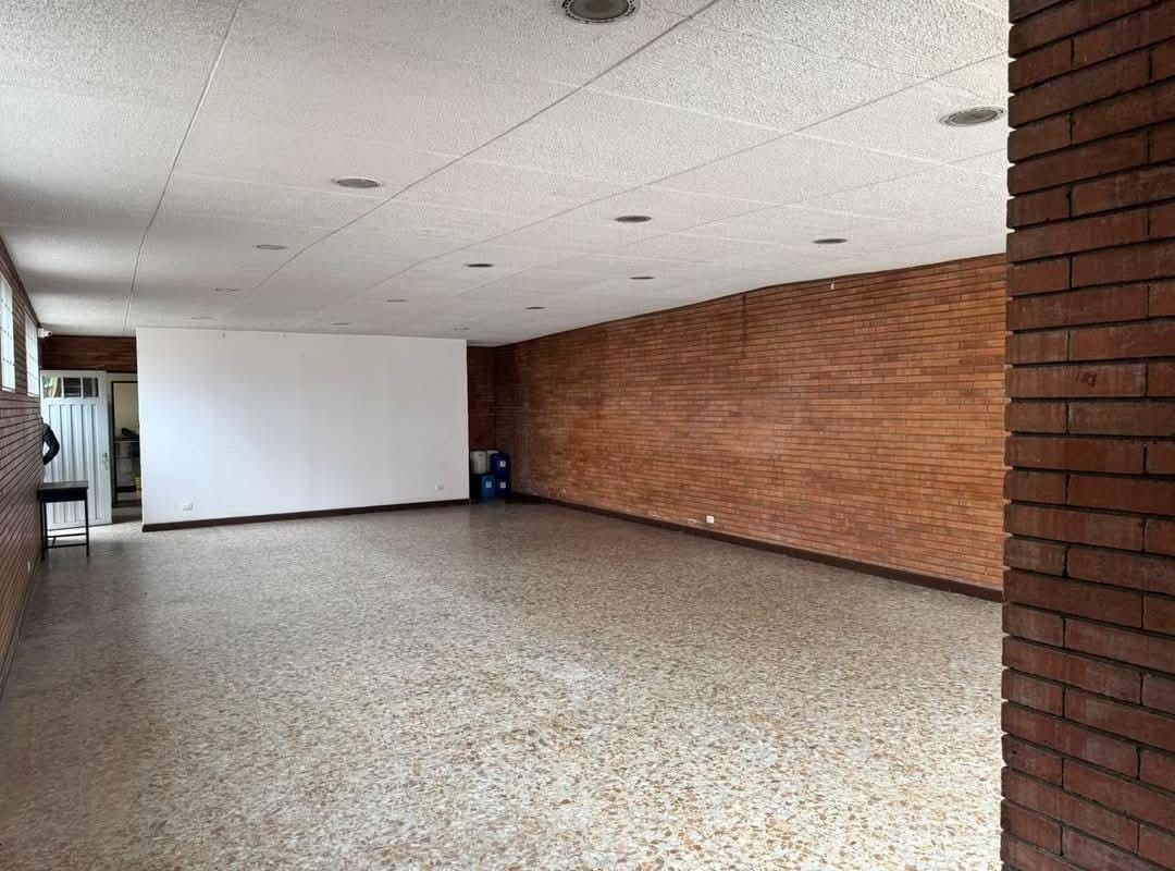 Local en arriendo Cundinamarca Bogotá San Luis 155 m2 Habitaciones 0 Baños 2 Garajes 0 Precio $8000000