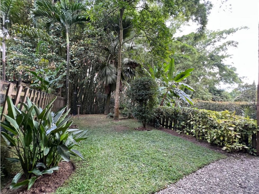 Casa en venta Antioquia Envigado El Esmeraldal 234 m2 Habitaciones 3 Baños 5 Garajes 4 Precio $1300000000