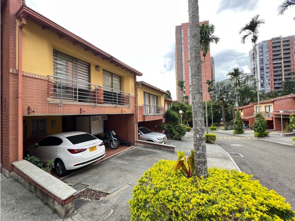 Casa en venta Antioquia Envigado El Esmeraldal 234 m2 Habitaciones 3 Baños 5 Garajes 4 Precio $1300000000