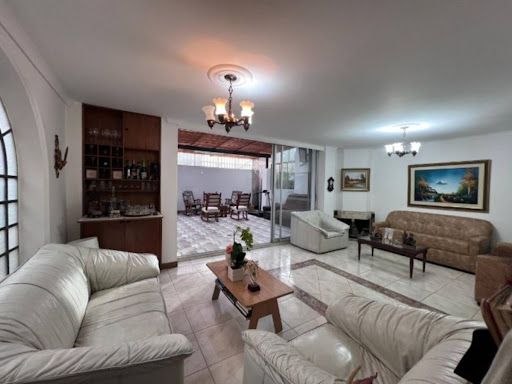 Casa en venta Antioquia Medellín Los Balsos No2 164 m2 Habitaciones 3 Baños 3 Garajes 2 Precio $1100000000