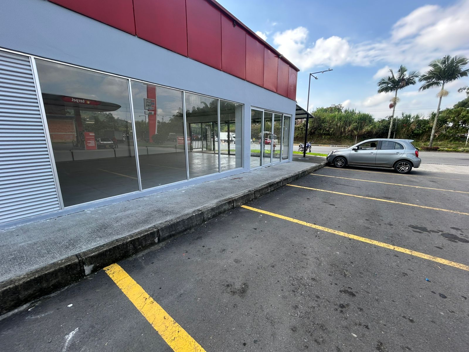 Local Comercial en arriendo Risaralda Dosquebradas Via La Romelia El Pollo 141 m2 Habitaciones 0 Baños 0 Garajes 0 Precio $8000000