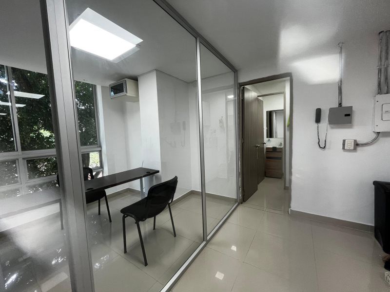 Oficina en arriendo Antioquia Medellín Suramericana 35 m2 Habitaciones 0 Baños 1 Garajes 0 Precio $3750000
