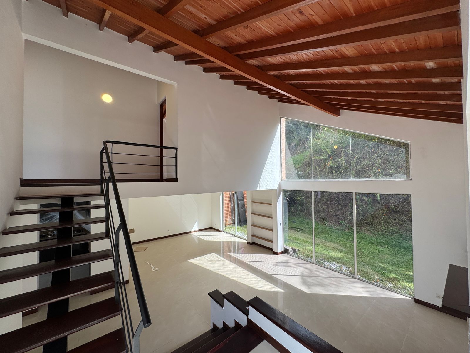 Casa en arriendo Antioquia El Retiro El Retiro 180 m2 Habitaciones 5 Baños 3 Garajes 2 Precio $6500000