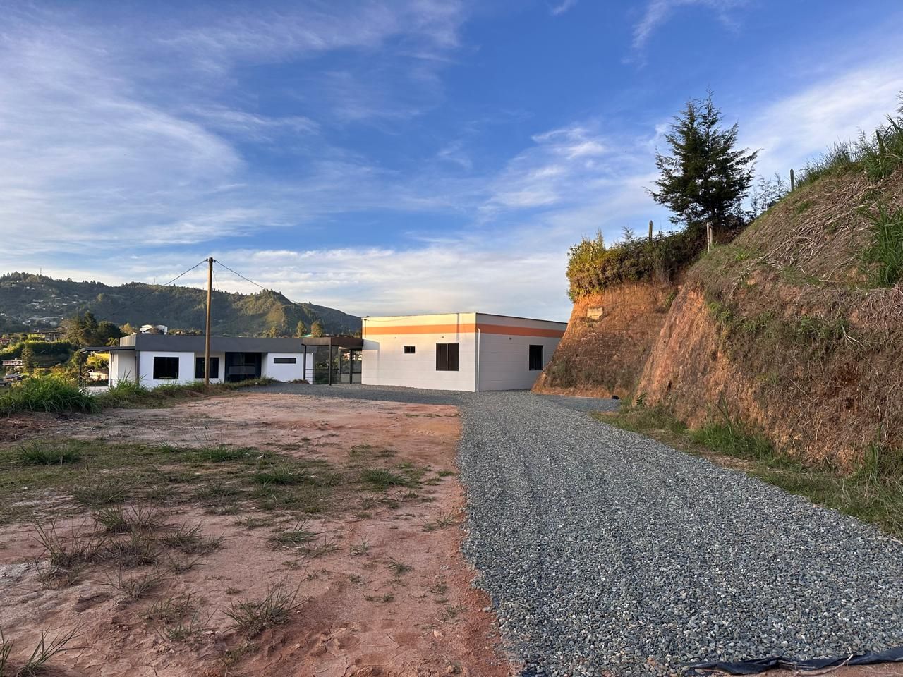 Casa en arriendo Antioquia Guarne Centro 143 m2 Habitaciones 3 Baños 2 Garajes 1 Precio $3500000