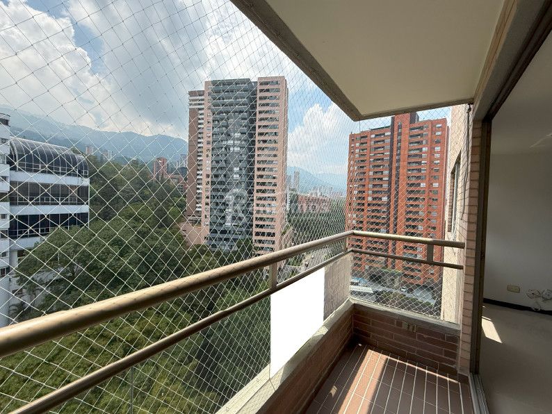 Apartamento en arriendo Antioquia Medellín Los Naranjos 65 m2 Habitaciones 2 Baños 2 Garajes 1 Precio $4000000