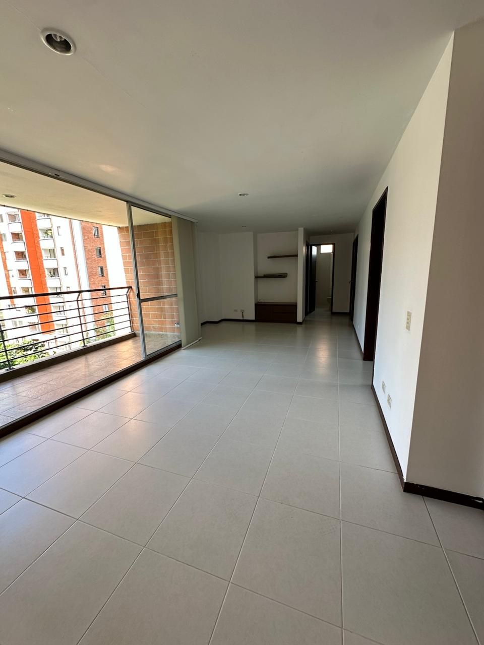 Apartamento en venta Antioquia Medellín Loma De Los Bernal 86 m2 Habitaciones 3 Baños 1 Garajes 1 Precio $550000000