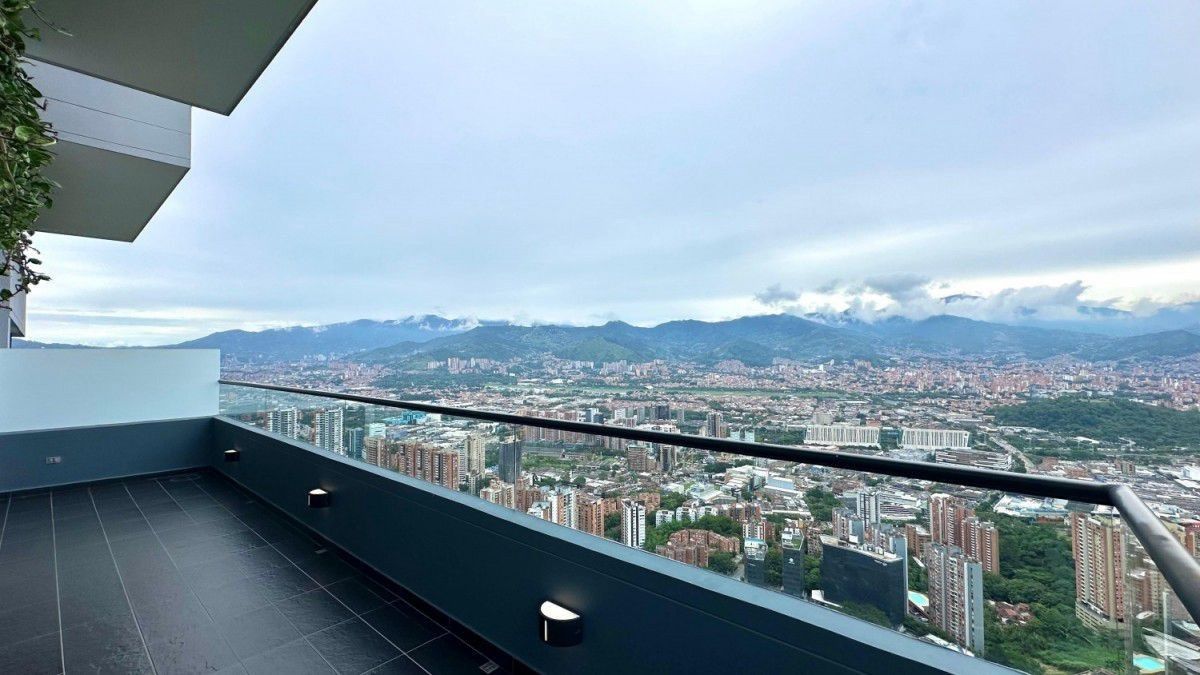 Apartamento en arriendo Antioquia Medellín Las Palmas 131 m2 Habitaciones 3 Baños 3 Garajes 2 Precio $7000000