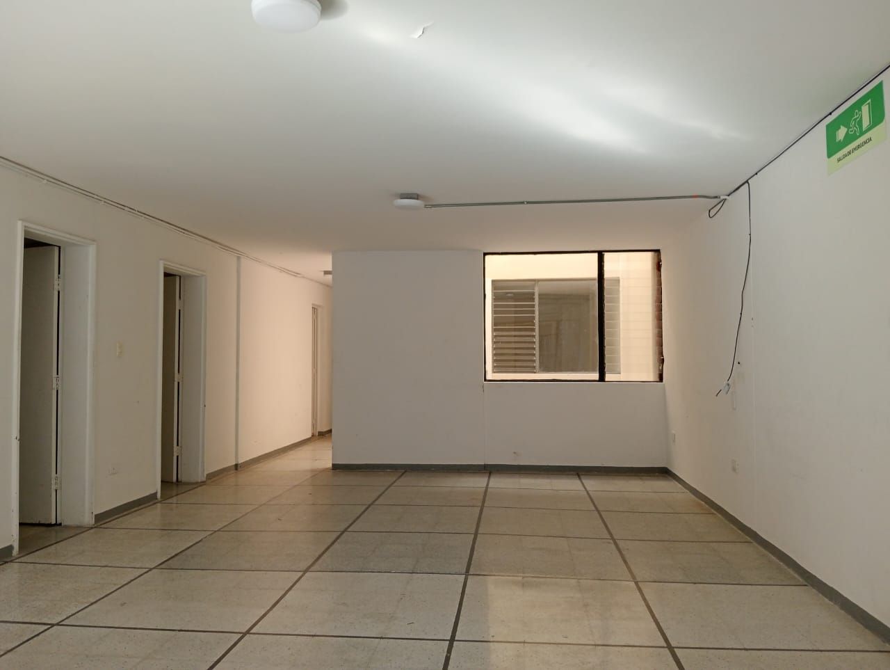 Oficina en arriendo Antioquia Medellín Laureles 230 m2 Habitaciones 0 Baños 2 Garajes 1 Precio $5700000