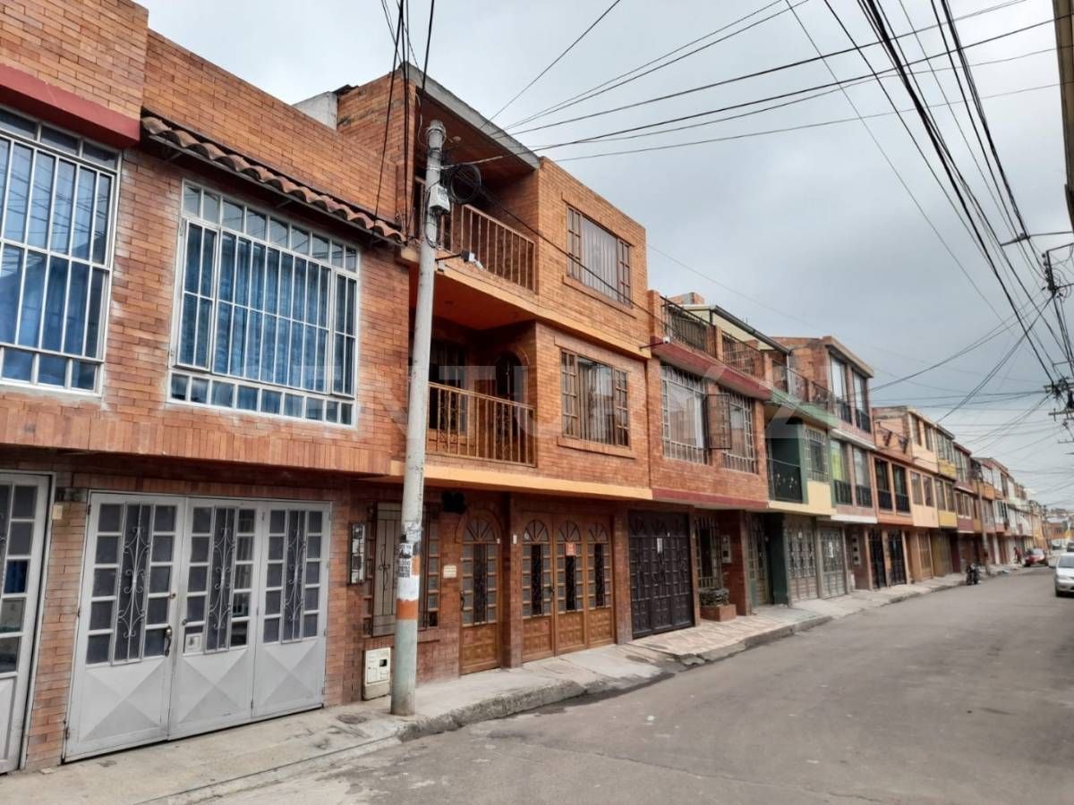 Casa en venta Cundinamarca Madrid La Magnolia 285 m2 Habitaciones 6 Baños 3 Garajes 1 Precio $600000000