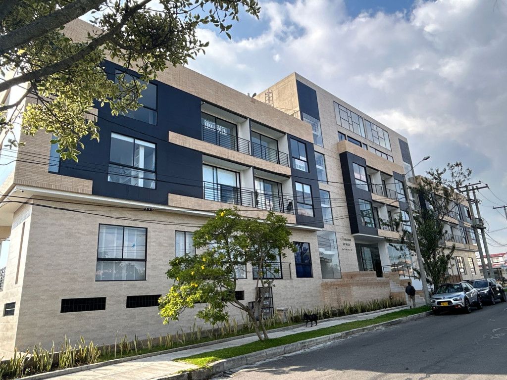 Apartamento en venta Cundinamarca Bogotá Niza Norte 96 m2 Habitaciones 3 Baños 3 Garajes 2 Precio $891591000