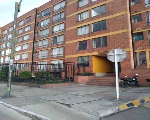 Apartaestudio en venta Cundinamarca Bogotá Cjr Los Nogales 54 m2 Habitaciones 3 Baños 1 Garajes 0 Precio $198000000