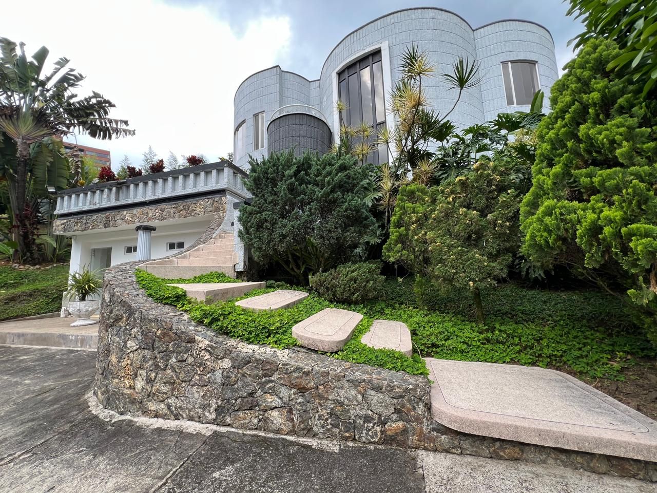 Casa en arriendo Antioquia Medellín Altos Del Poblado 500 m2 Habitaciones 12 Baños 9 Garajes 4 Precio $23000000