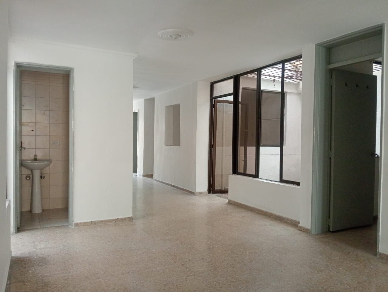 Casa en arriendo o venta Antioquia Medellín Estadio 147 m2 Habitaciones 4 Baños 2 Garajes 1 Precio venta $920000000 Precio arriendo $4700000