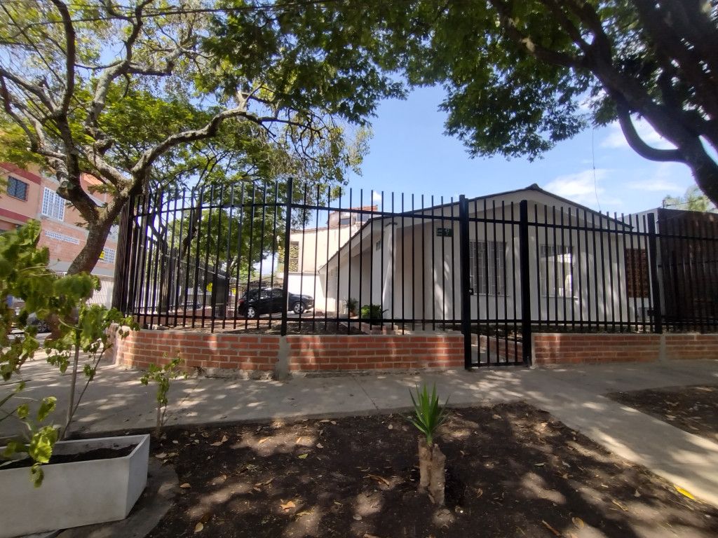 Casa en arriendo Valle Del Cauca Cali Vipasa 252 m2 Habitaciones 3 Baños 2 Garajes 3 Precio $3500000