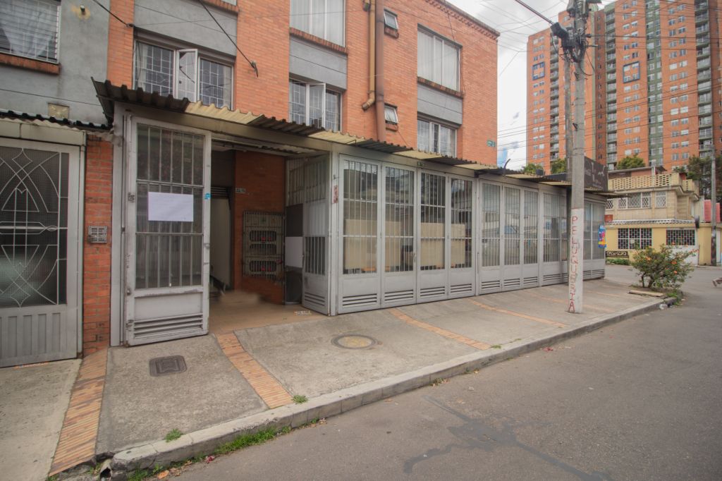 Local en arriendo Cundinamarca Bogotá San Miguel 21 m2 Habitaciones 0 Baños 1 Garajes 0 Precio $1800000