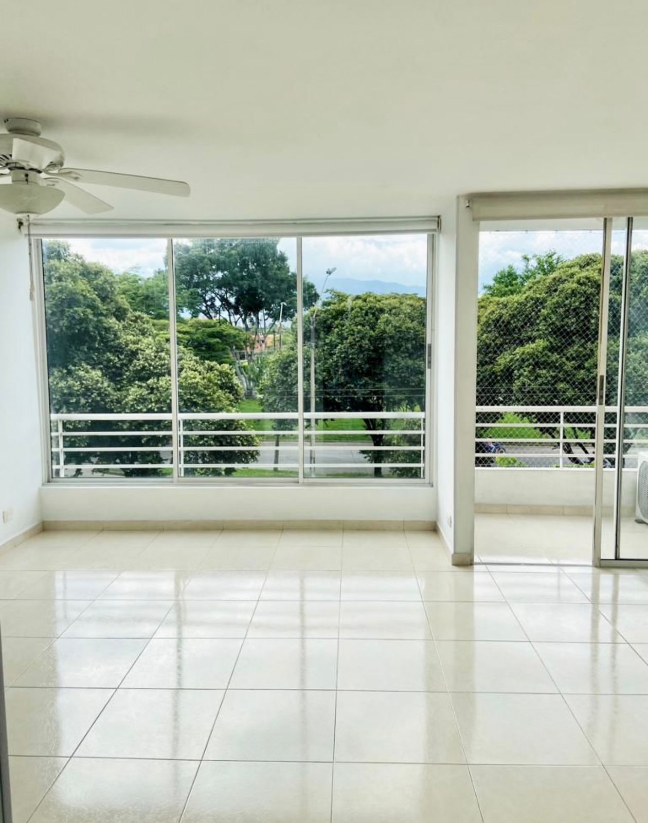 Apartamento en venta Valle Del Cauca Cali Lili 82 m2 Habitaciones 3 Baños 2 Garajes 1 Precio $310000000