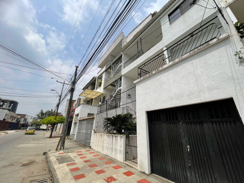 Casa en arriendo Valle Del Cauca Cali San Fernando Viejo 250 m2 Habitaciones 6 Baños 3 Garajes 1 Precio $4020000