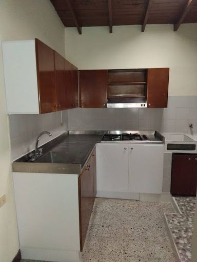 Casa en arriendo Antioquia Medellín La Castellana 90 m2 Habitaciones 3 Baños 2 Garajes 1 Precio $3300000