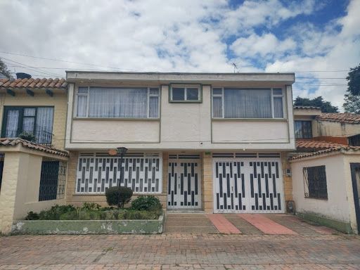 Casa en venta Cundinamarca Bogotá Estoril 280 m2 Habitaciones 4 Baños 3 Garajes 1 Precio $1090000000
