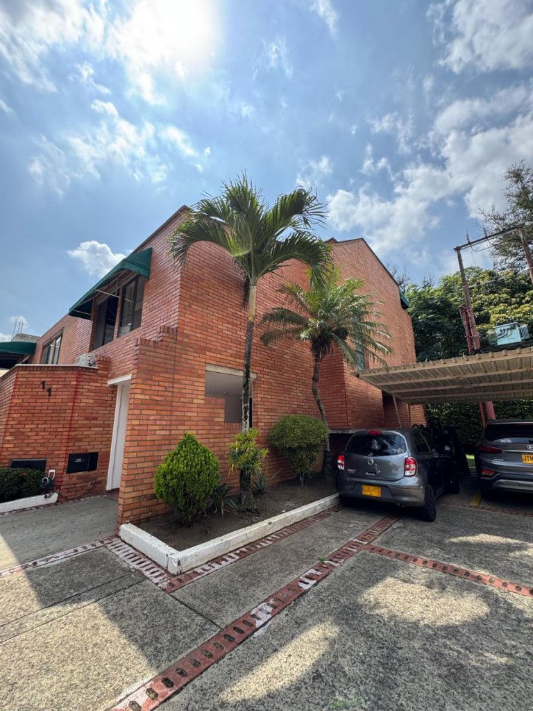 Casa en venta Valle Del Cauca Cali El Ingenio 216 m2 Habitaciones 6 Baños 6 Garajes 3 Precio $785000000