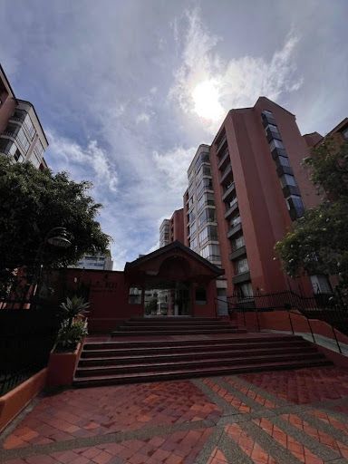 Apartamento en arriendo Cundinamarca Bogotá Ciudad Salitre Occidental 111 m2 Habitaciones 4 Baños 3 Garajes 1 Precio $4950000