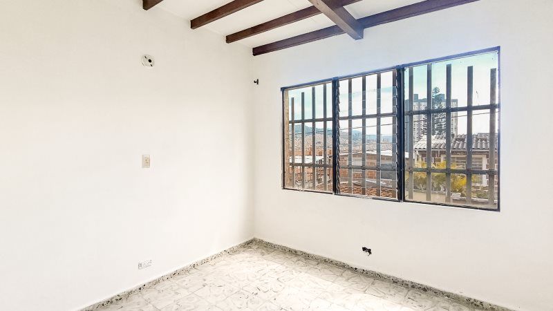 Apartamento en arriendo Antioquia Medellín Santa Rosa De Lima 90 m2 Habitaciones 4 Baños 2 Garajes 0 Precio $2000000