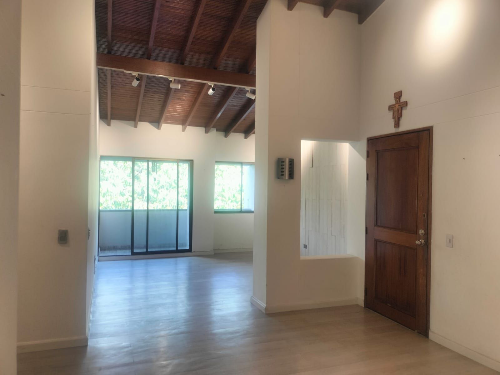 Apartamento en venta Antioquia Medellín La Aguacatala 131 m2 Habitaciones 3 Baños 2 Garajes 1 Precio $910000000