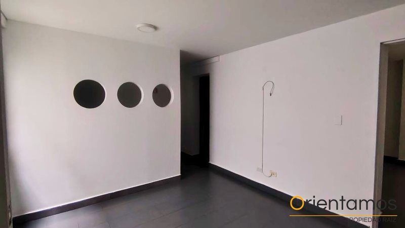Oficina en arriendo Antioquia Medellín Los Conquistadores 40 m2 Habitaciones 0 Baños 1 Garajes 0 Precio $2800000