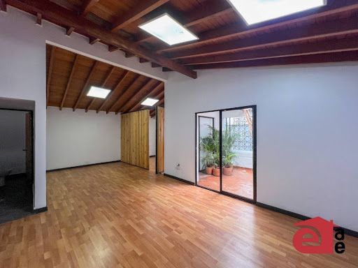 Local en arriendo Antioquia Envigado San Marcos 300 m2 Habitaciones 0 Baños 4 Garajes 0 Precio $9000000