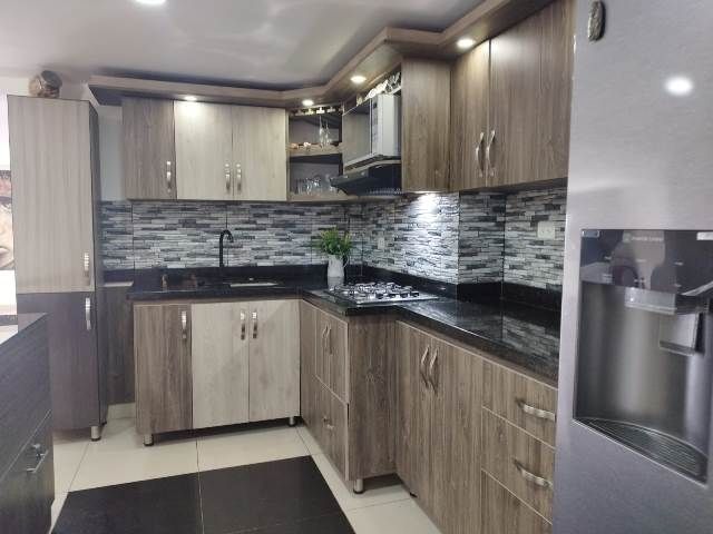 Apartamento en venta Antioquia Envigado Jardines 1225 m2 Habitaciones 6 Baños 4 Garajes 6 Precio $1900000000