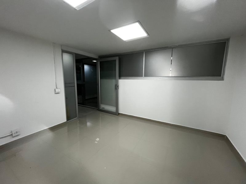 Oficina en arriendo Antioquia Medellín Suramericana 25 m2 Habitaciones 0 Baños 0 Garajes 0 Precio $2750000