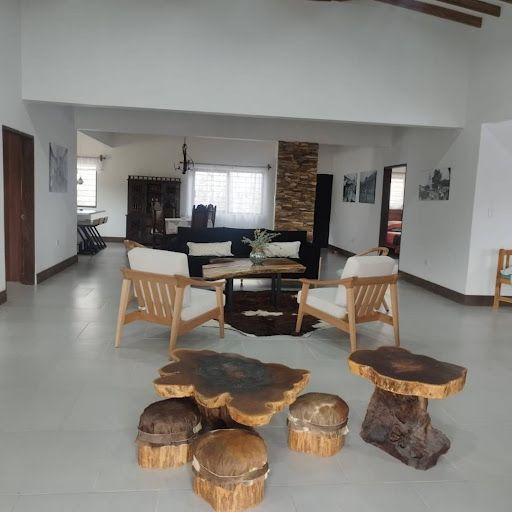 Casa en arriendo Antioquia Guatape Guatape 600 m2 Habitaciones 3 Baños 4 Garajes 3 Precio $4000000