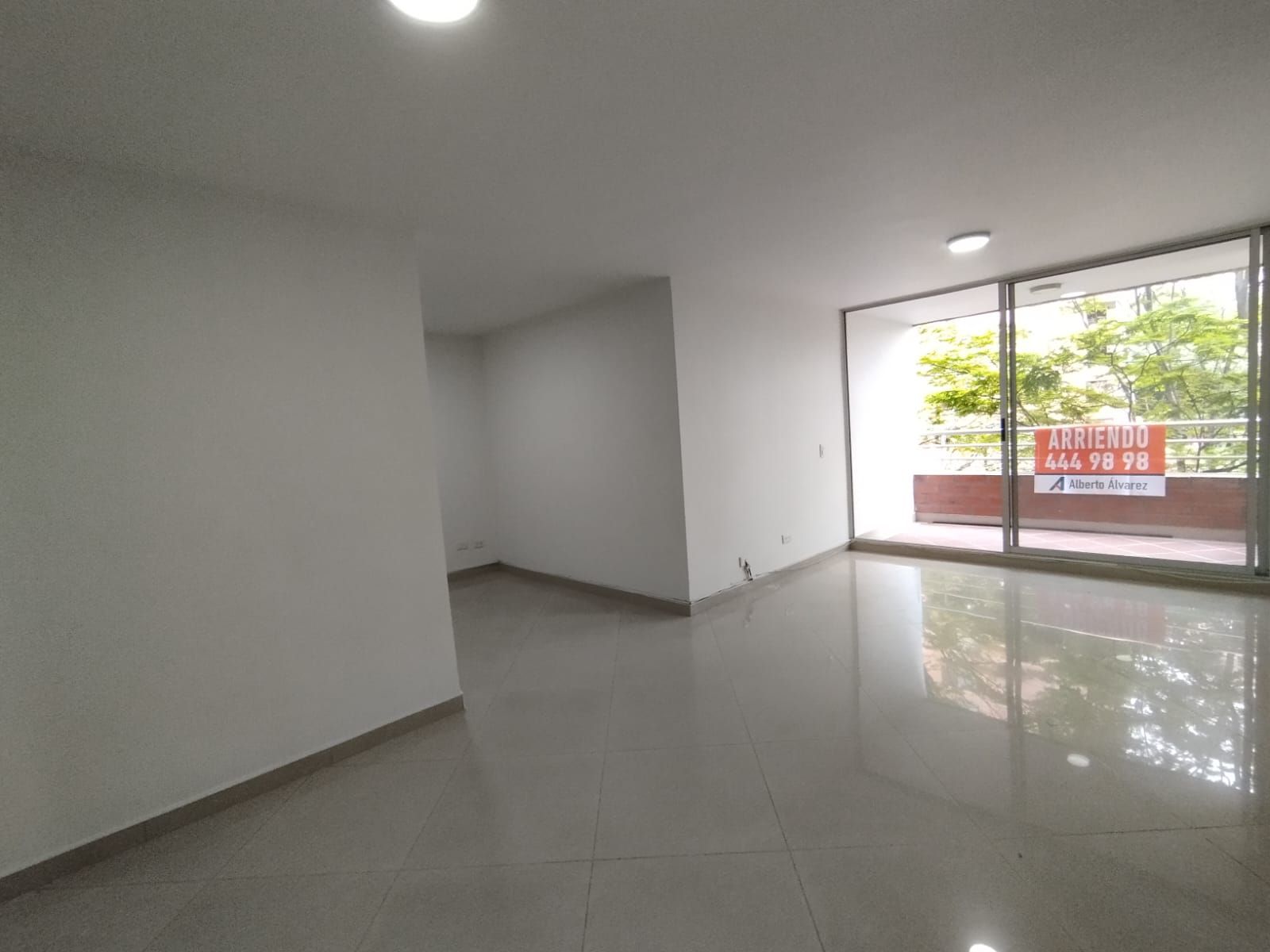 Apartamento en arriendo Antioquia Medellín Castropol 106 m2 Habitaciones 4 Baños 2 Garajes 1 Precio $5300000
