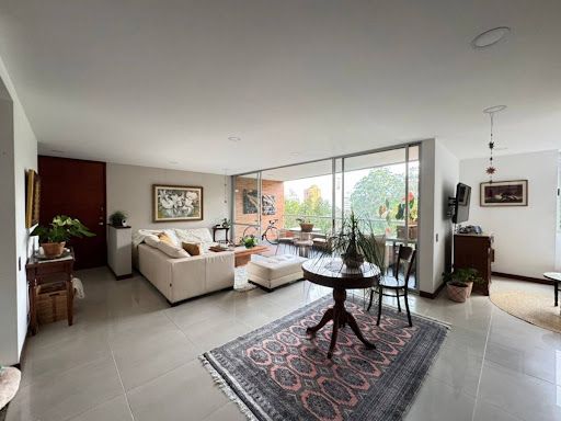 Apartamento en arriendo Antioquia Envigado Zúñiga 180 m2 Habitaciones 3 Baños 5 Garajes 2 Precio $10500000