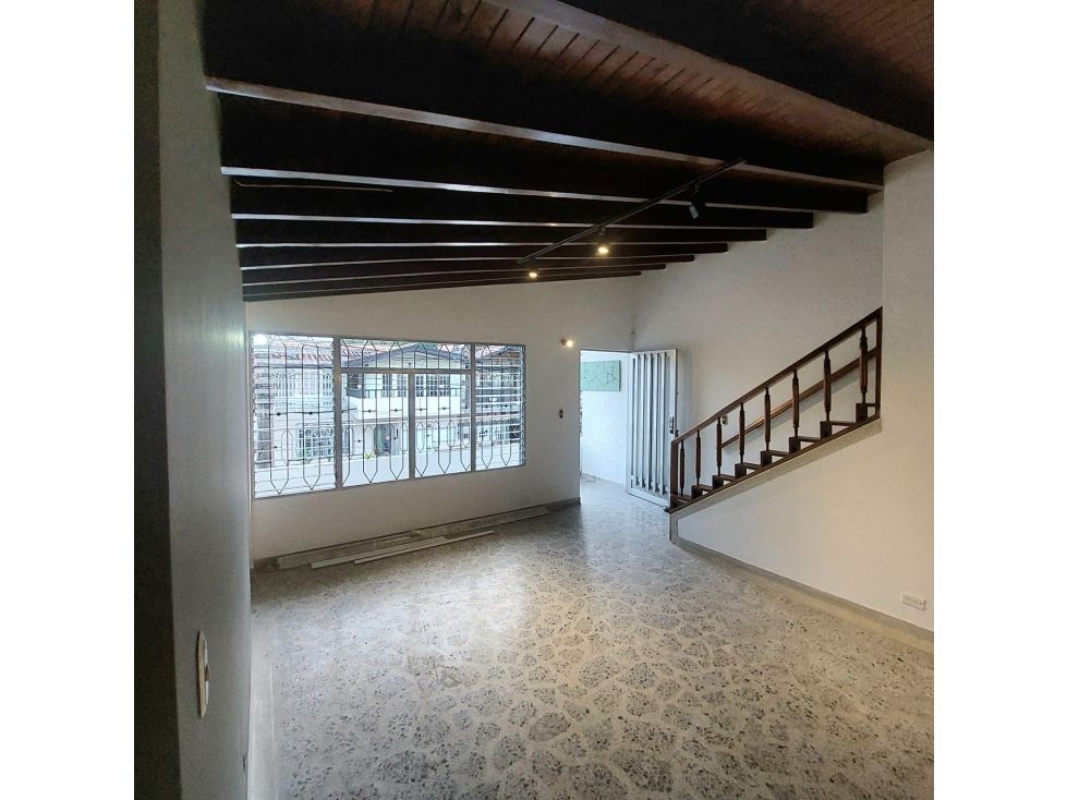 Casa en venta Antioquia Medellín Los Colores 200 m2 Habitaciones 4 Baños 3 Garajes 0 Precio $680000000