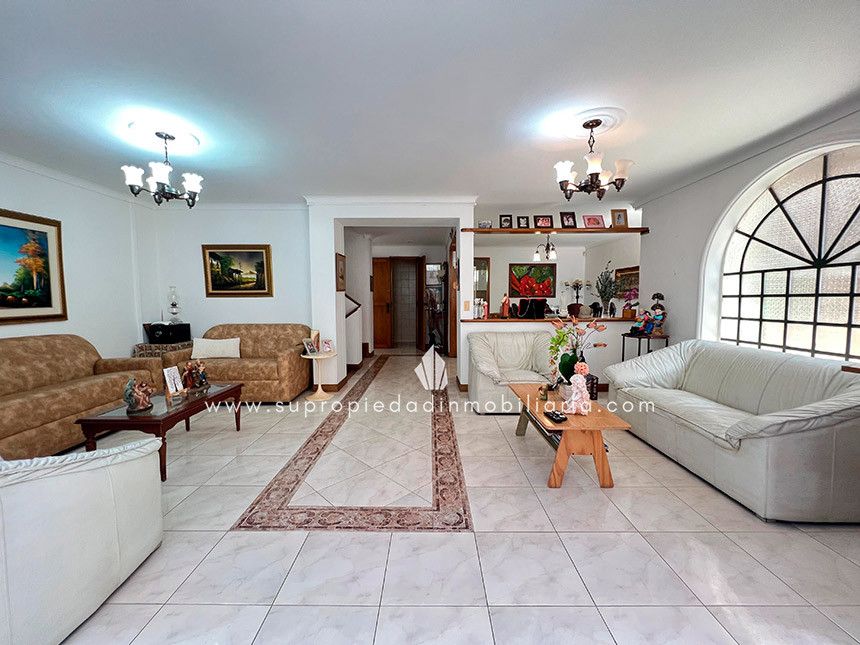 Casa en venta Antioquia Medellín Los Balsos No2 224 m2 Habitaciones 4 Baños 5 Garajes 2 Precio $1050000000