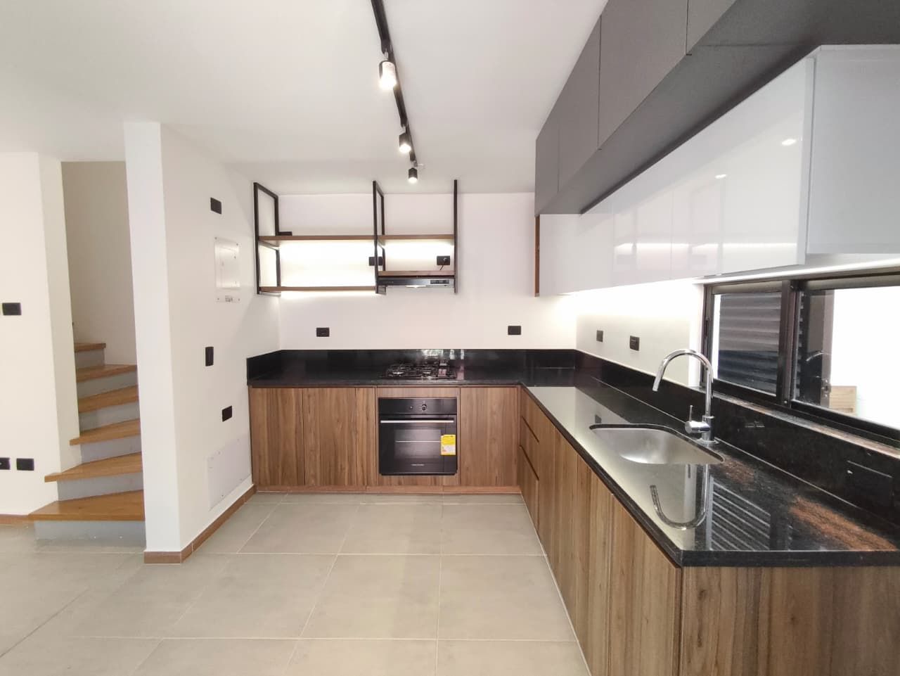 Casa en arriendo Risaralda Pereira Pereira 123 m2 Habitaciones 3 Baños 4 Garajes 1 Precio $3800000