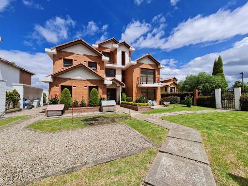 Casa en venta Cundinamarca Cota Cota 440 m2 Habitaciones 5 Baños 5 Garajes 8 Precio $1600000000