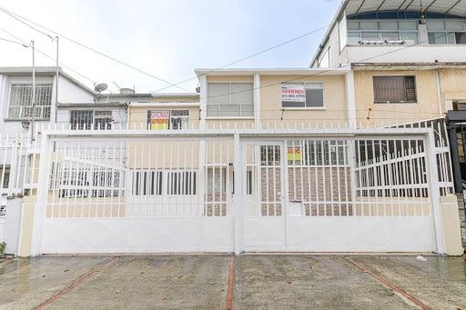 Casa en arriendo Cundinamarca Bogotá Alcázares Norte 258 m2 Habitaciones 5 Baños 3 Garajes 1 Precio $6200000
